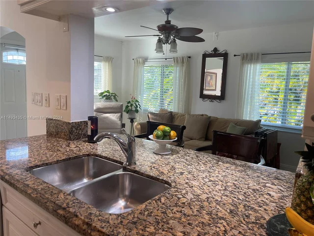 8205 NW 57th Ct, Tamarac FL 33321