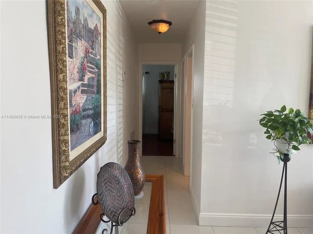 8205 NW 57th Ct, Tamarac FL 33321