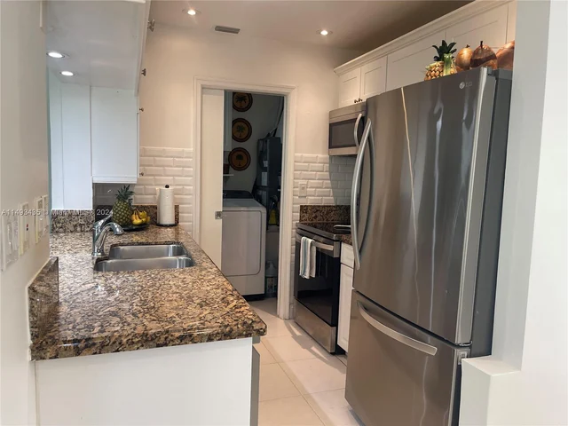 8205 NW 57th Ct, Tamarac FL 33321