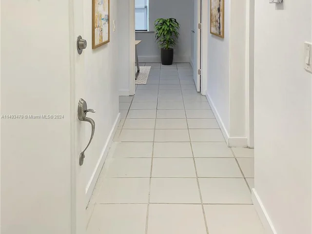 590 Ocean Dr # 8C, Key Biscayne FL 33149