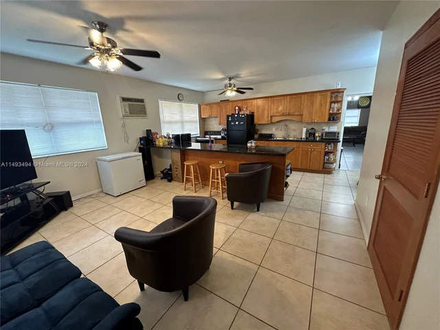 6401 SW 38th St, Miami FL 33155