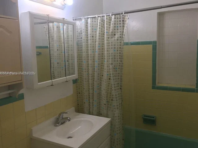 6401 SW 38th St, Miami FL 33155