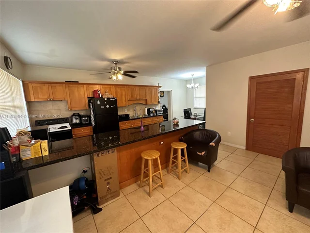 6401 SW 38th St, Miami FL 33155