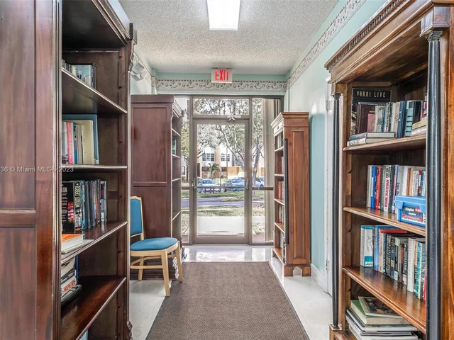 900 Saint Charles Pl # L1, Pembroke Pines FL 33026