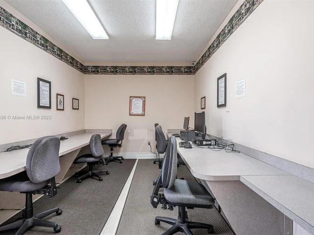 900 Saint Charles Pl # L1, Pembroke Pines FL 33026