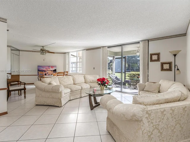 900 Saint Charles Pl # L1, Pembroke Pines FL 33026
