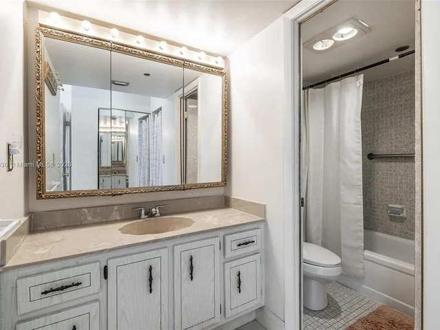 900 Saint Charles Pl # L1, Pembroke Pines FL 33026