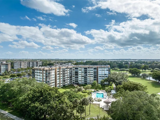 900 Saint Charles Pl # L1, Pembroke Pines FL 33026