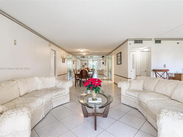 900 Saint Charles Pl # L1, Pembroke Pines FL 33026