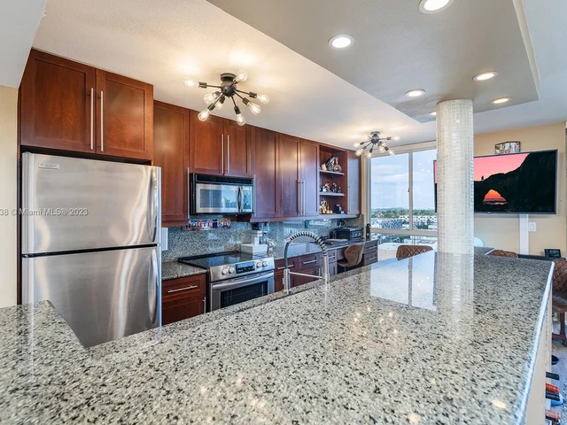 1688 West Ave # 1105, Miami Beach FL 33139