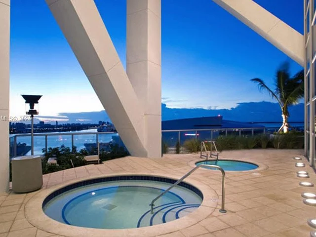 888 Biscayne Blvd # 709, Miami FL 33132