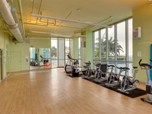 888 Biscayne Blvd # 709, Miami FL 33132