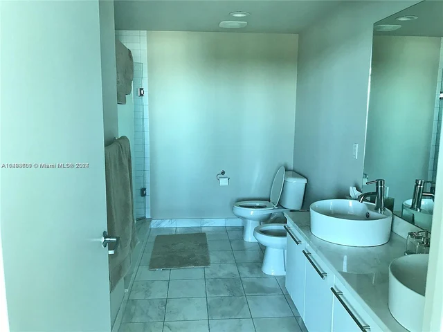 888 Biscayne Blvd # 709, Miami FL 33132