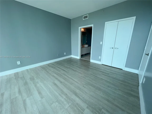 888 Biscayne Blvd # 1012, Miami FL 33132