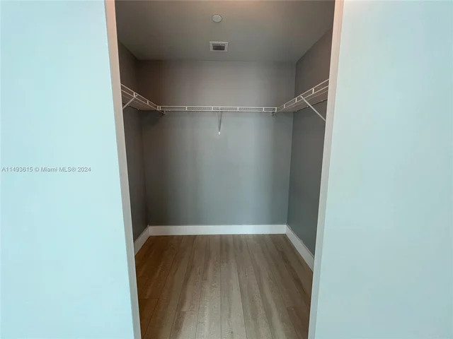 888 Biscayne Blvd # 1012, Miami FL 33132