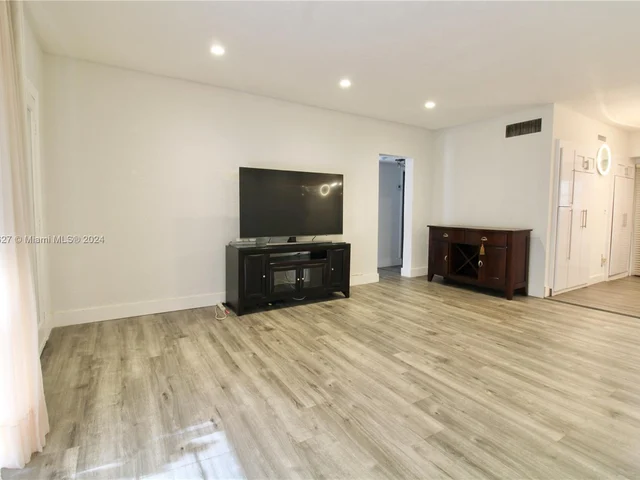 9280 Bay Harbor Ter # 6, Bay Harbor Islands FL 33154