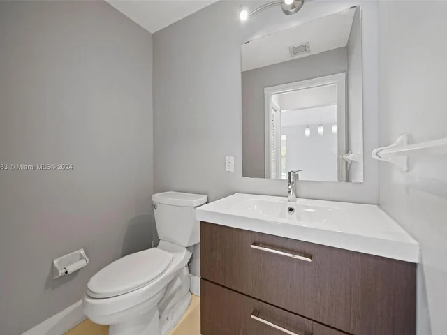 16050 SW 89th Ave Rd, Palmetto Bay FL 33157