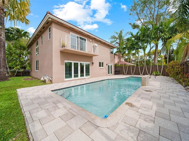 16050 SW 89th Ave Rd, Palmetto Bay FL 33157