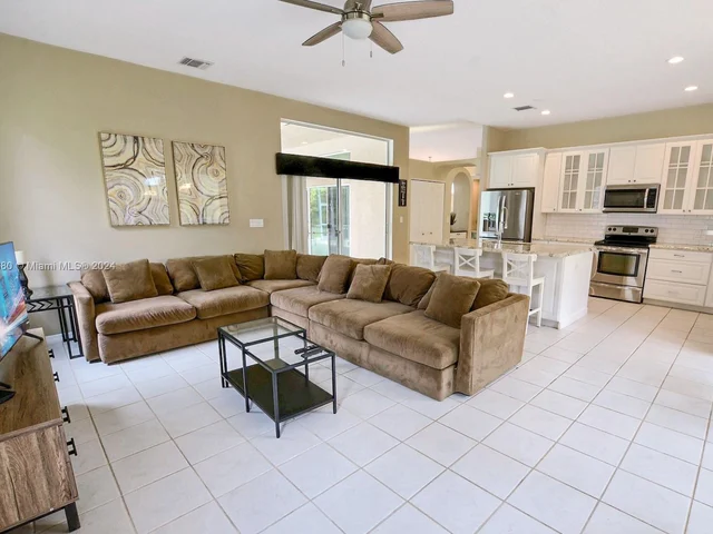 3707 NW 91st Way, Cooper City FL 33024