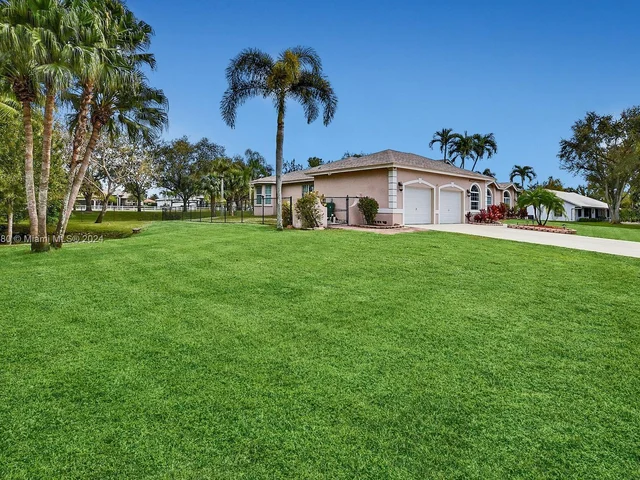 3707 NW 91st Way, Cooper City FL 33024