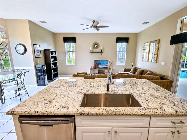 3707 NW 91st Way, Cooper City FL 33024