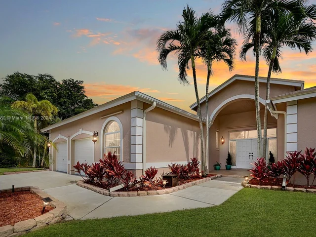 3707 NW 91st Way, Cooper City FL 33024