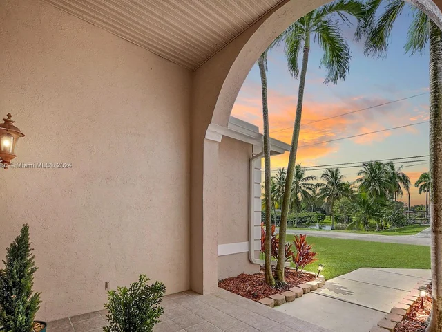 3707 NW 91st Way, Cooper City FL 33024