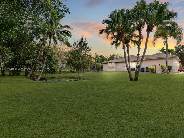 3707 NW 91st Way, Cooper City FL 33024