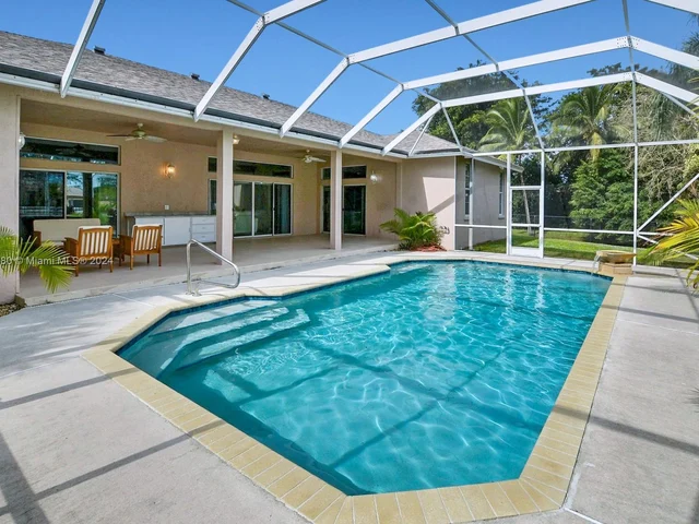 3707 NW 91st Way, Cooper City FL 33024