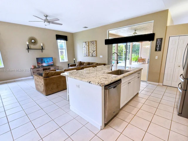 3707 NW 91st Way, Cooper City FL 33024