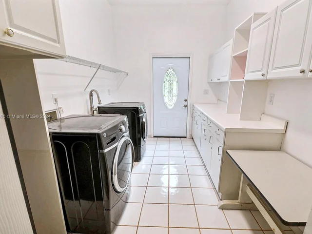 3707 NW 91st Way, Cooper City FL 33024