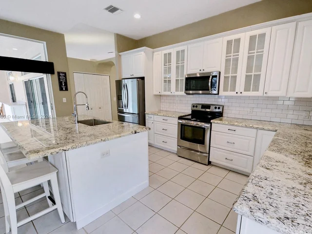 3707 NW 91st Way, Cooper City FL 33024