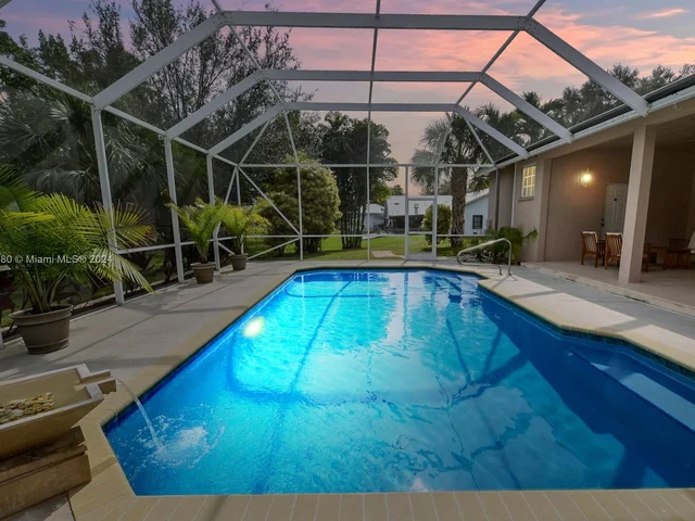 3707 NW 91st Way, Cooper City FL 33024