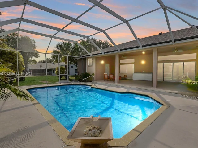 3707 NW 91st Way, Cooper City FL 33024