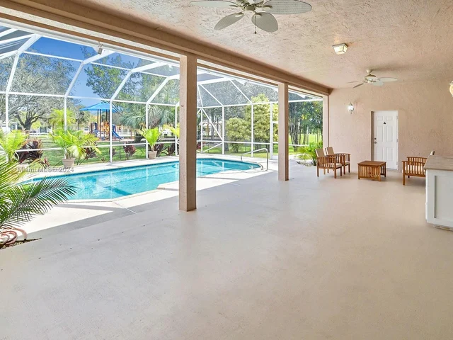 3707 NW 91st Way, Cooper City FL 33024