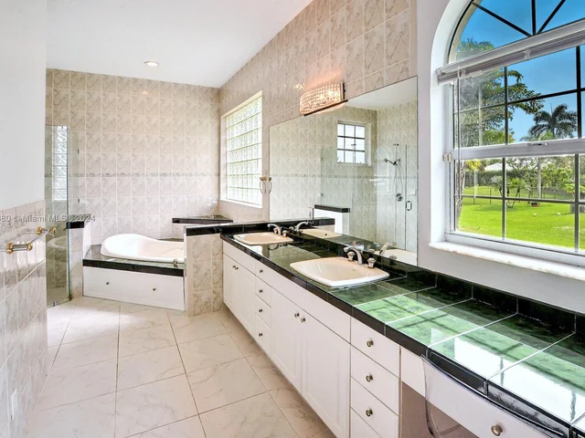 3707 NW 91st Way, Cooper City FL 33024