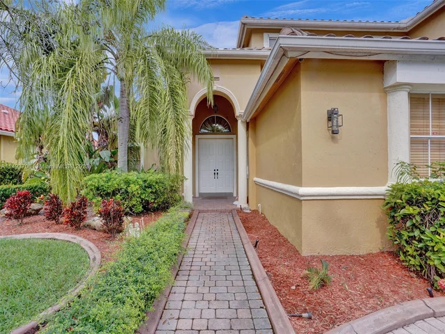 18691 SW 12th St, Pembroke Pines FL 33029