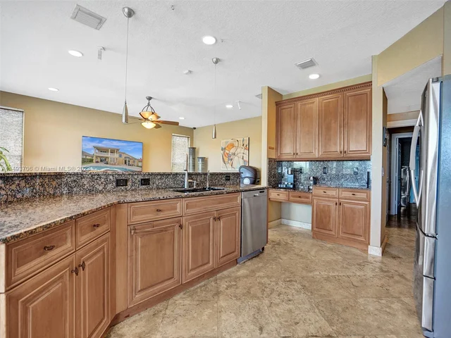 18691 SW 12th St, Pembroke Pines FL 33029