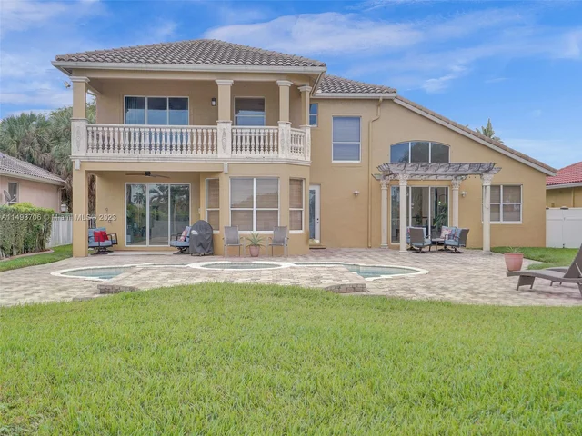 18691 SW 12th St, Pembroke Pines FL 33029