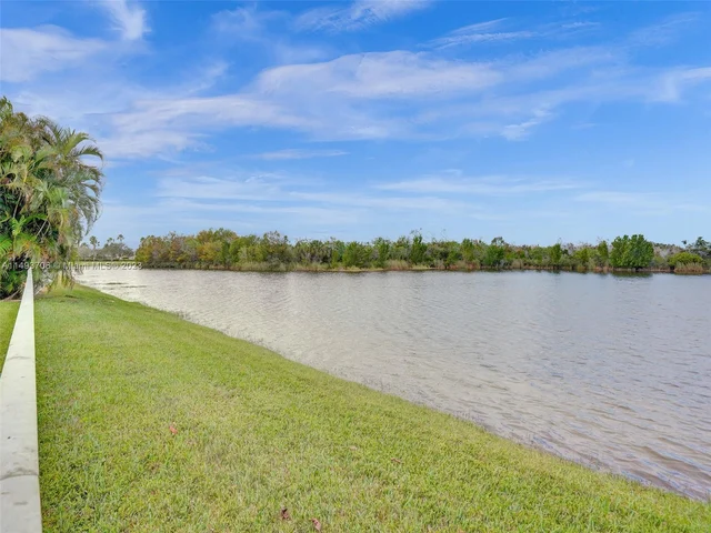 18691 SW 12th St, Pembroke Pines FL 33029