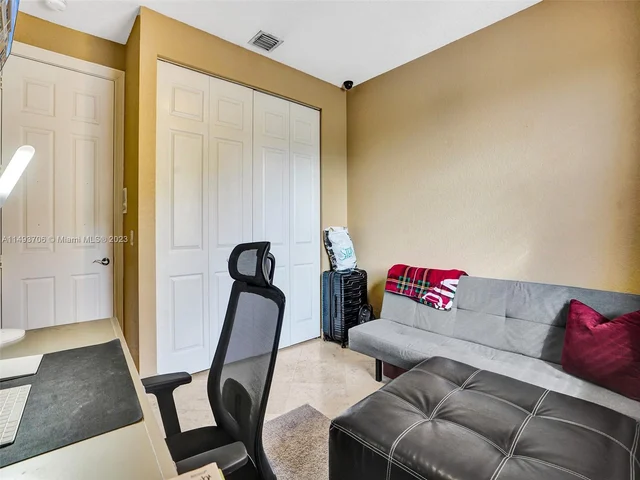 18691 SW 12th St, Pembroke Pines FL 33029