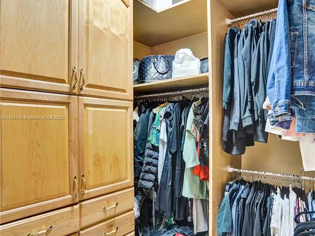 18691 SW 12th St, Pembroke Pines FL 33029