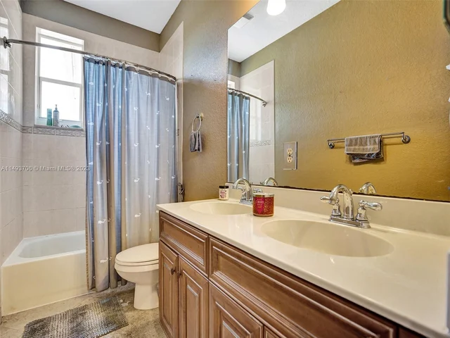 18691 SW 12th St, Pembroke Pines FL 33029