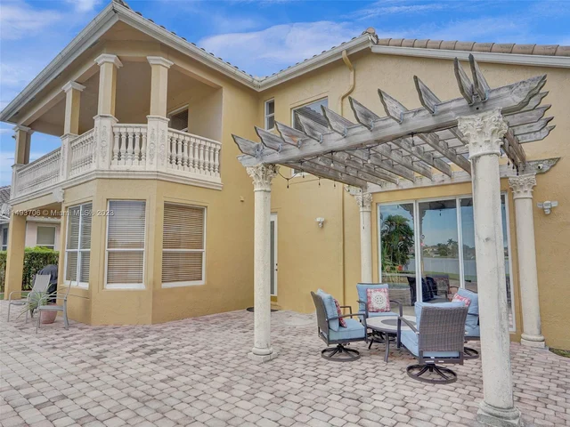 18691 SW 12th St, Pembroke Pines FL 33029