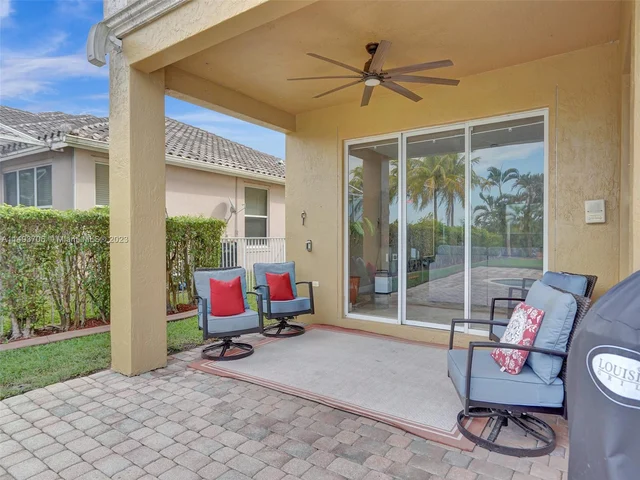 18691 SW 12th St, Pembroke Pines FL 33029