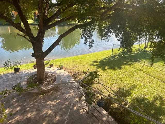 4046 Eastridge Dr, Deerfield Beach FL 33064