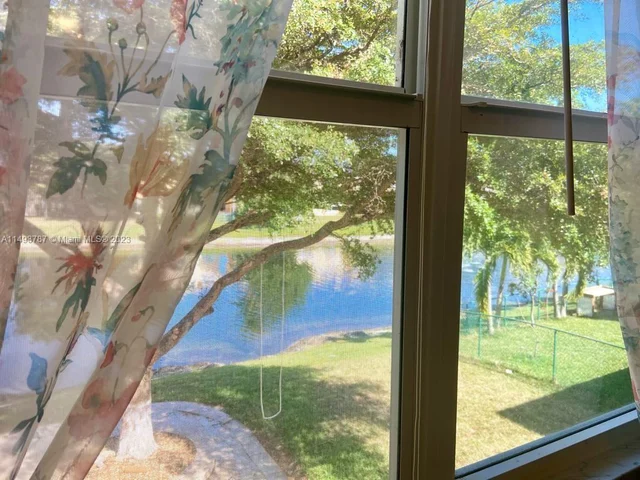 4046 Eastridge Dr, Deerfield Beach FL 33064