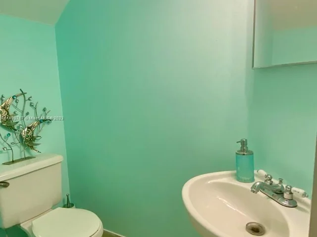 4046 Eastridge Dr, Deerfield Beach FL 33064