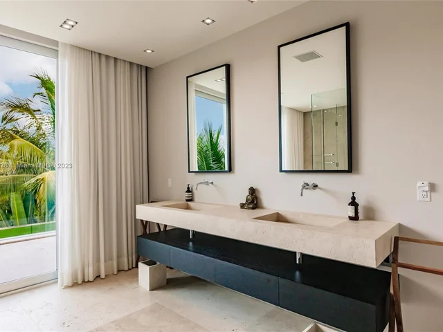 130 W RIVO ALTO DR, Miami Beach FL 33139