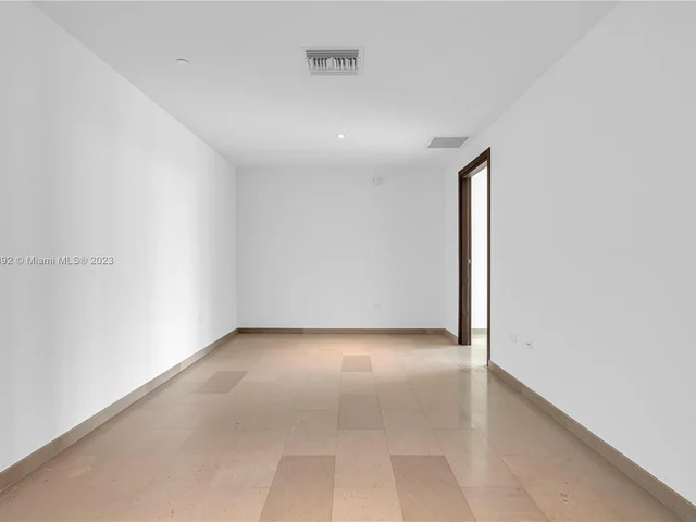 88 SW 7th St # 806, Miami FL 33130